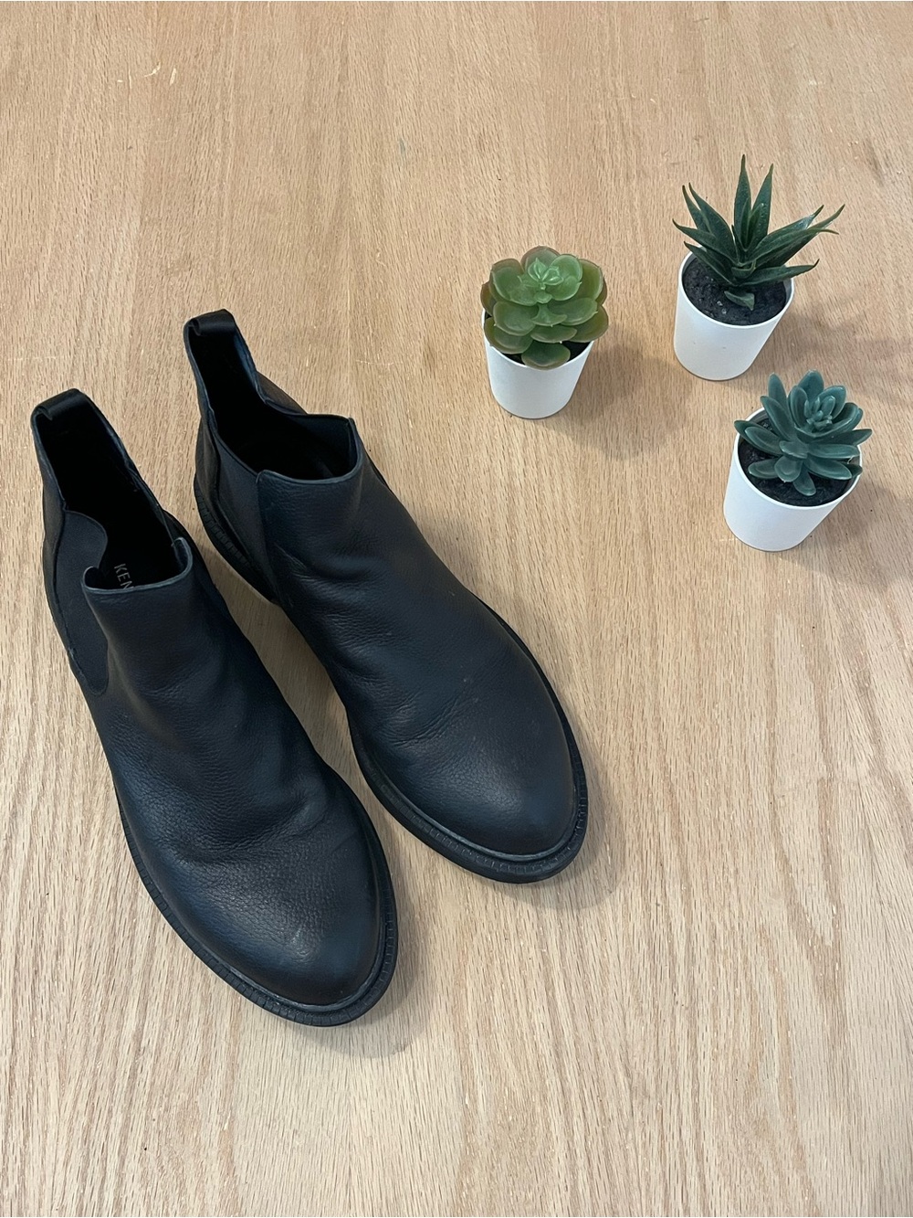 Kenneth Cole Black Leather Chelsea Boots